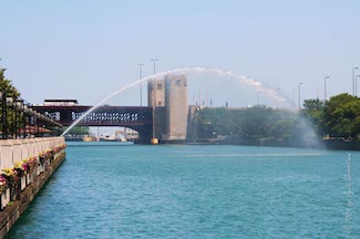 Link Bridge and Centennial Fountain, Chicago